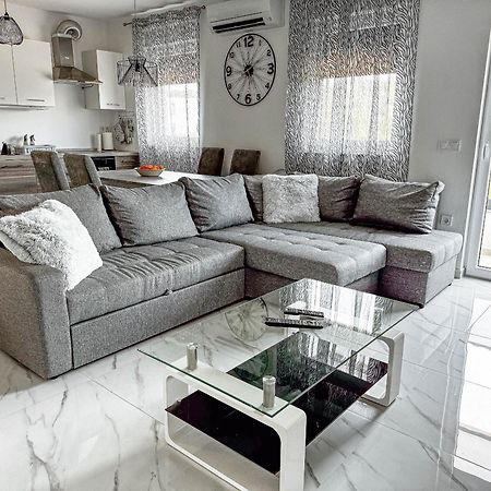 Brand New 2 Bed, 1 Bath Condo Zadar Dış mekan fotoğraf